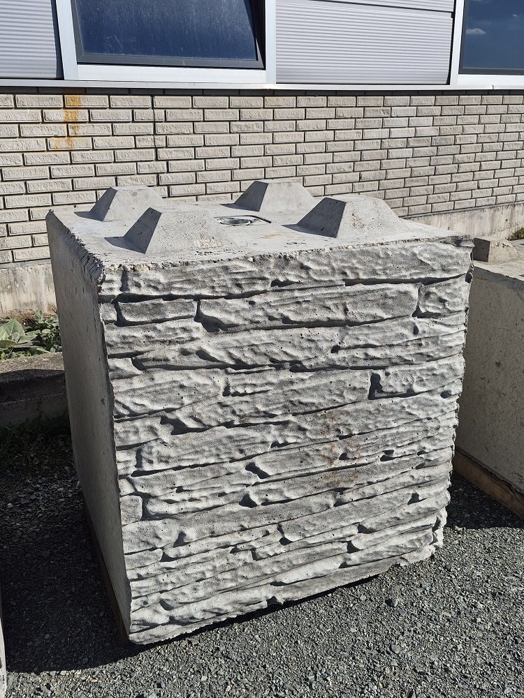 01/stone1